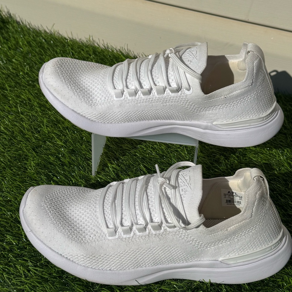 APL Techloom Breeze White Women’s Sneakers Size 10